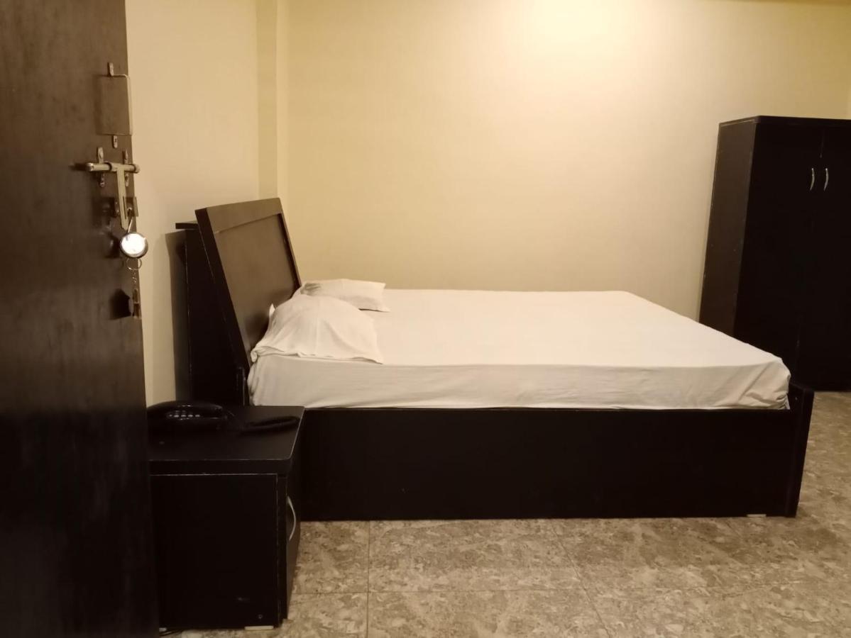 S S Hotel And Restaurant By Wb Economy Jaunpur Dış mekan fotoğraf