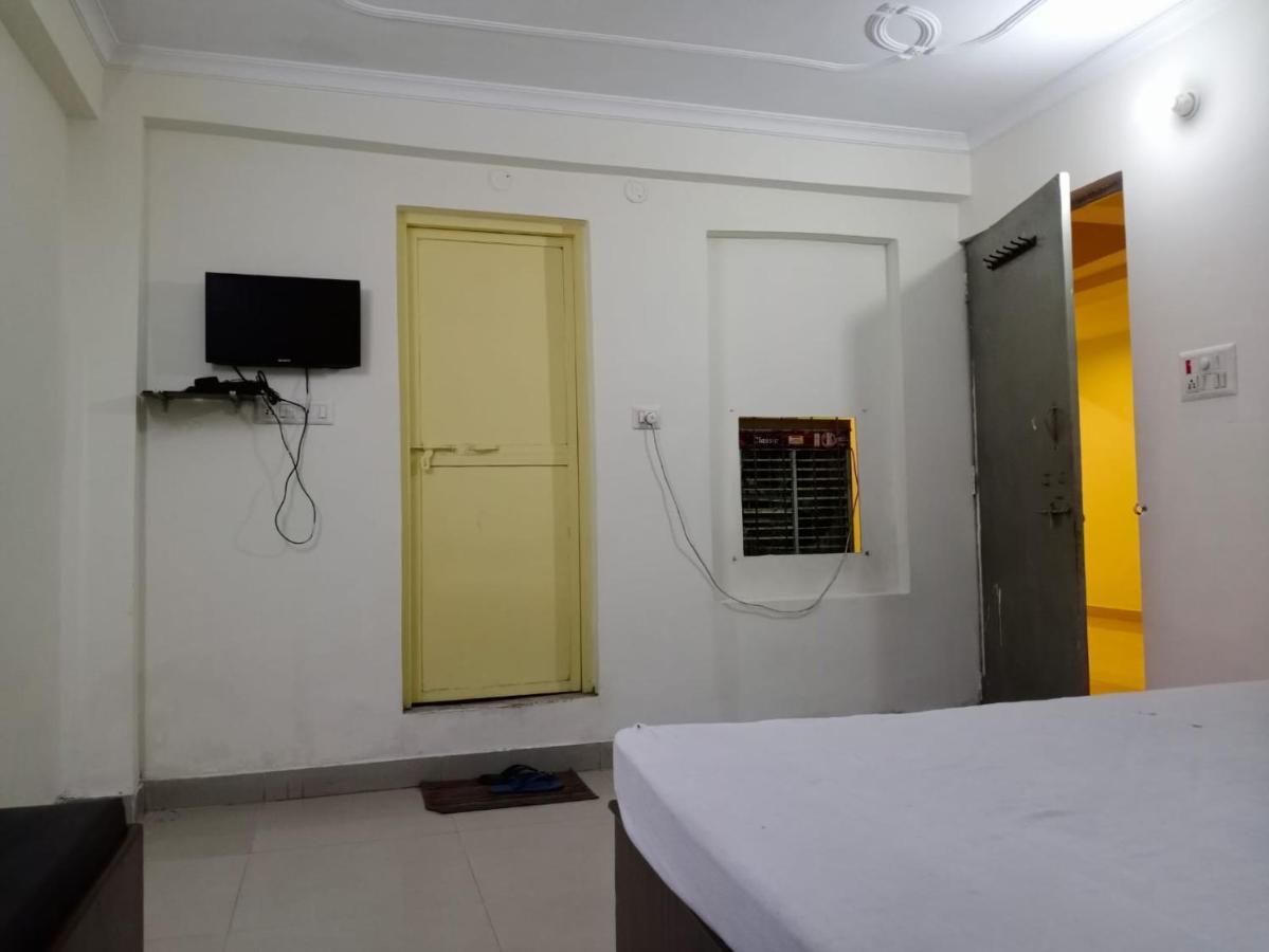 S S Hotel And Restaurant By Wb Economy Jaunpur Dış mekan fotoğraf