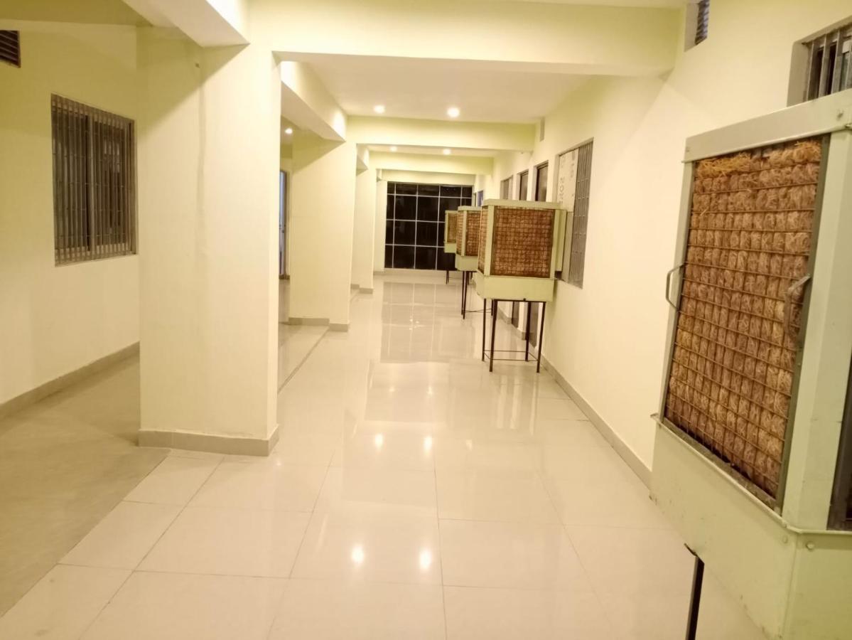 S S Hotel And Restaurant By Wb Economy Jaunpur Dış mekan fotoğraf