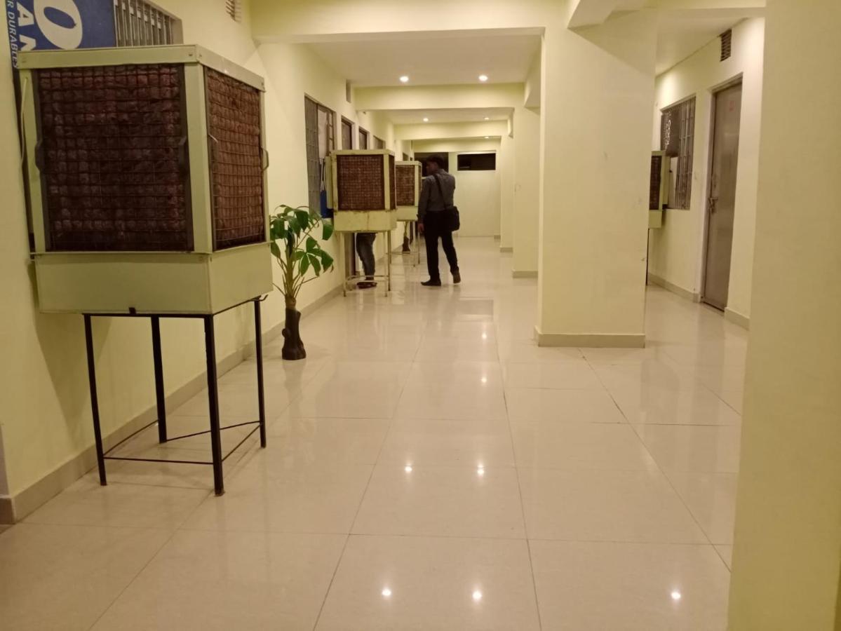 S S Hotel And Restaurant By Wb Economy Jaunpur Dış mekan fotoğraf
