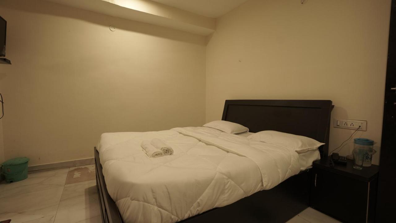 S S Hotel And Restaurant By Wb Economy Jaunpur Dış mekan fotoğraf